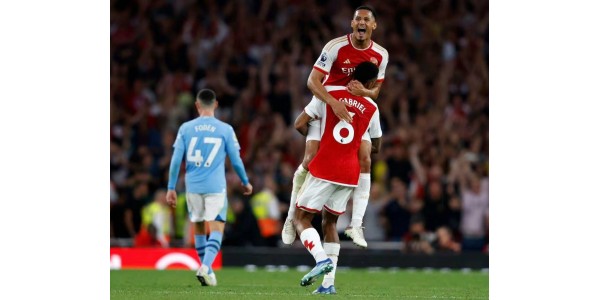 Arsenal je izveo kontranapad Manchester Cityja, navijači su navijali, a igrači su bili hrabri